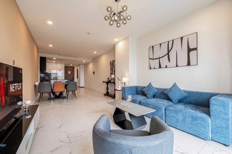 Lexington 3 Br 18M 2